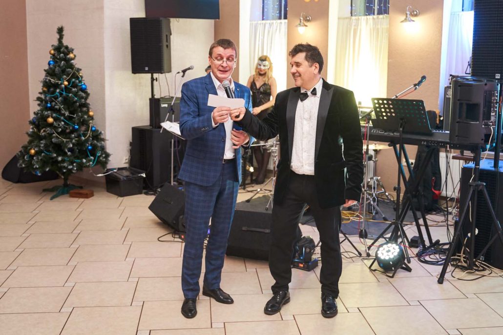 Световое оборудование для дискотек, цветомузыка, светомузыка